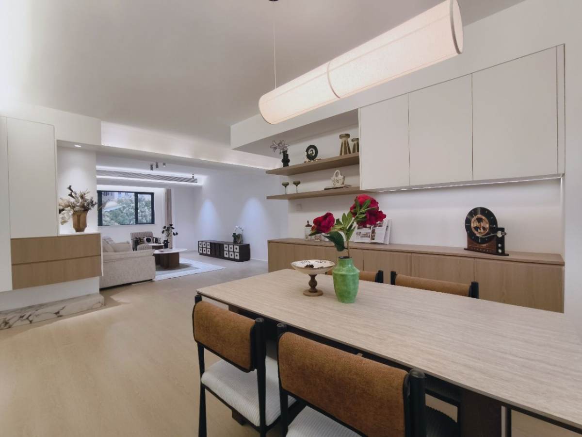 Housing image — Dining Area