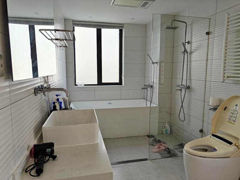 Housing image — Bathroom