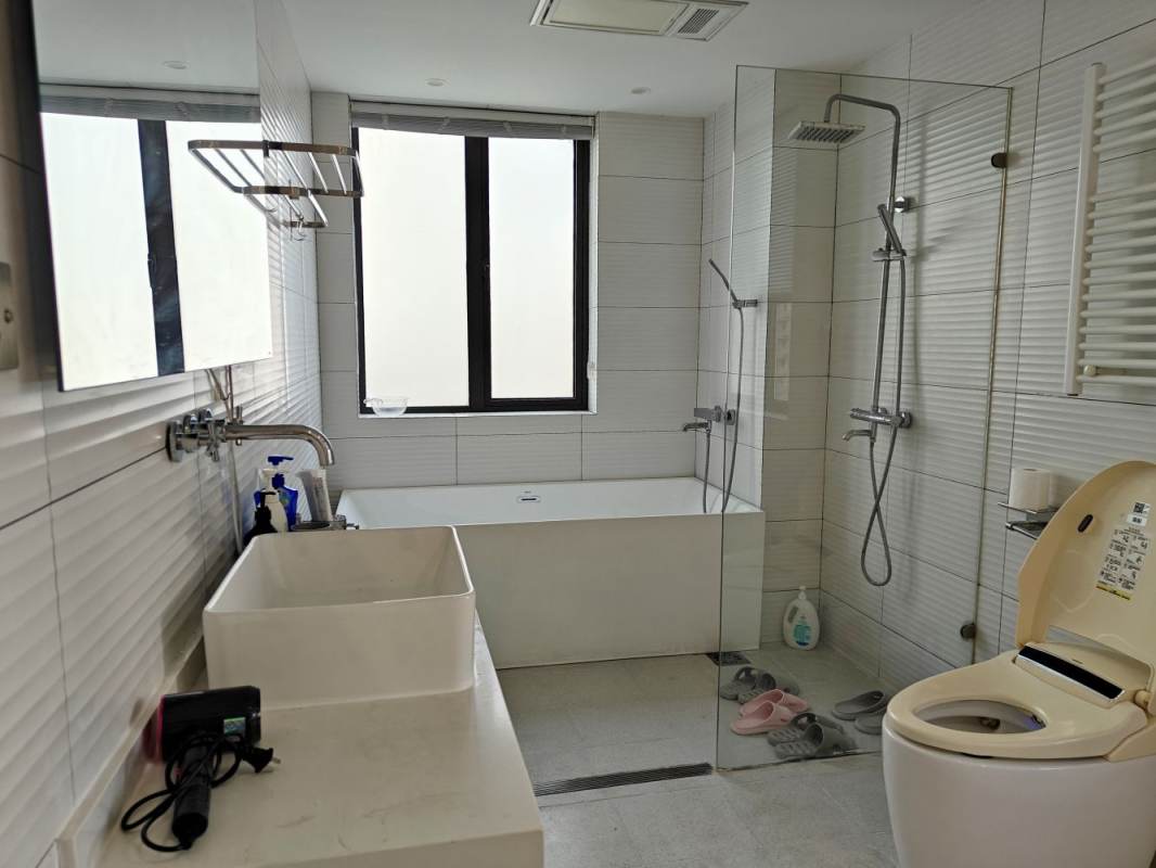 Housing image — Bathroom
