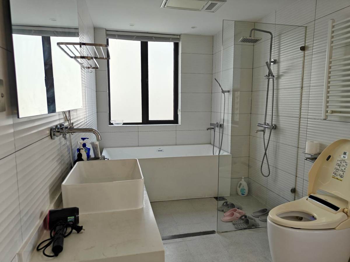 Housing image — Bathroom