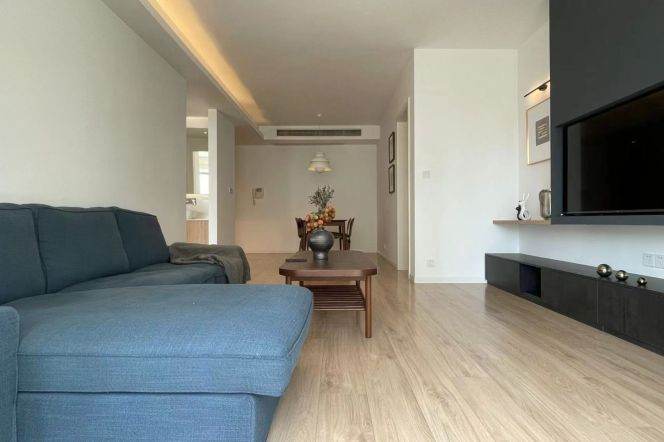 2BR Apartment in Jing'an with Floor-to-Ceiling Windows