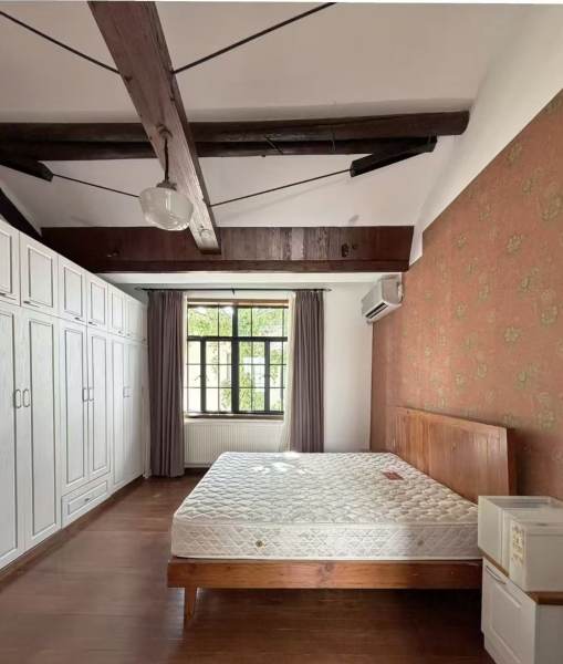 Housing image — Bedroom