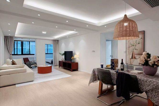 3BR Apartment in Jing'an (L2/L12/L13)