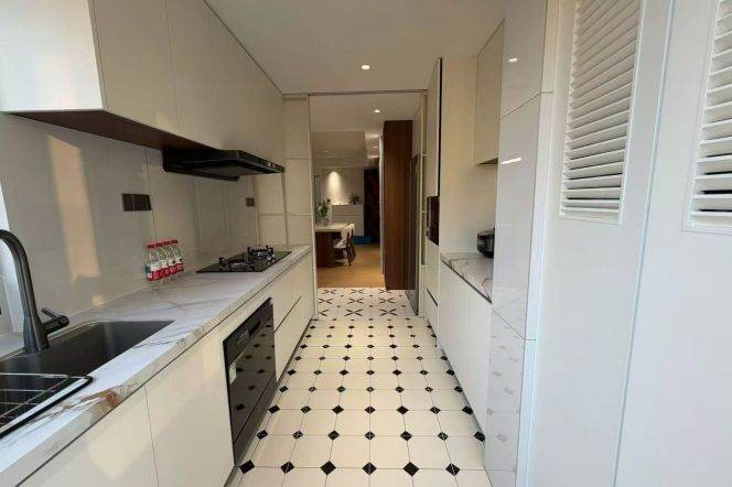 2BR Apartment in Gubei (L10/L15)
