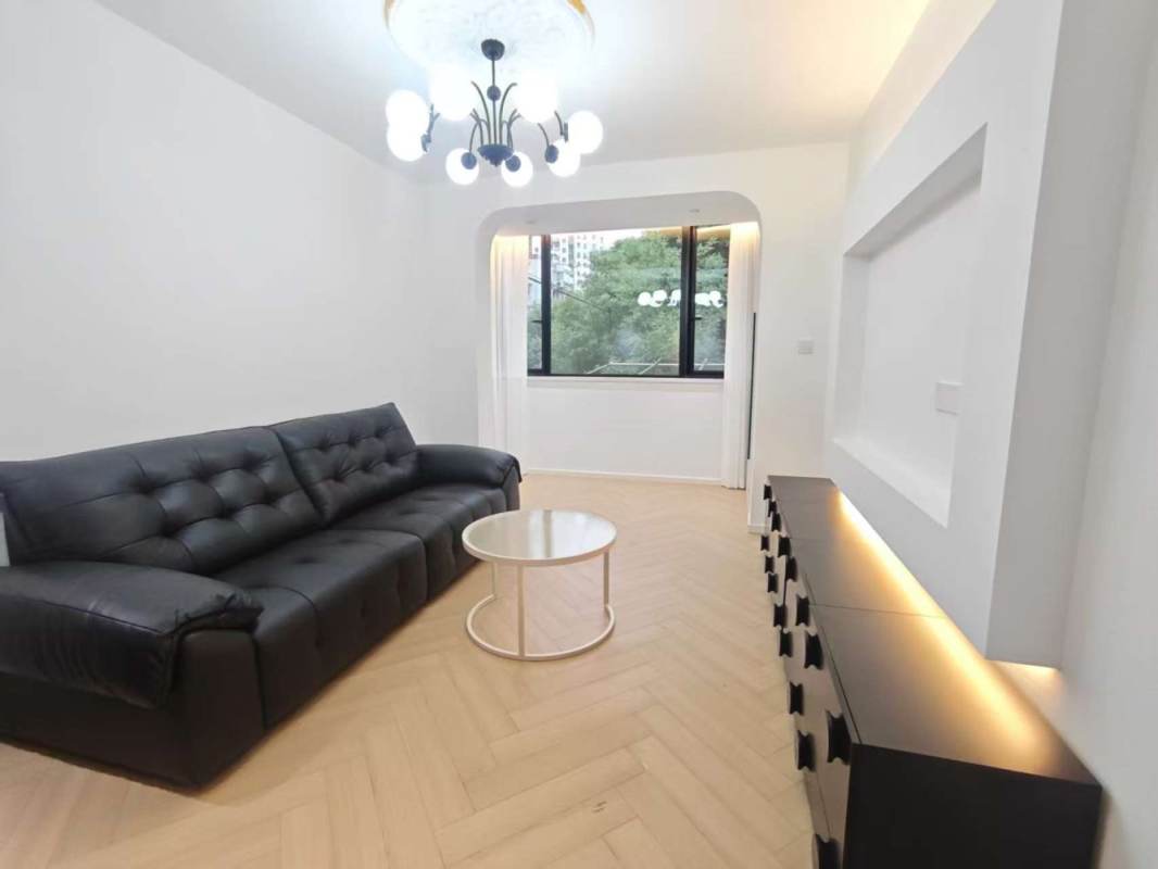 Housing image — Living Room