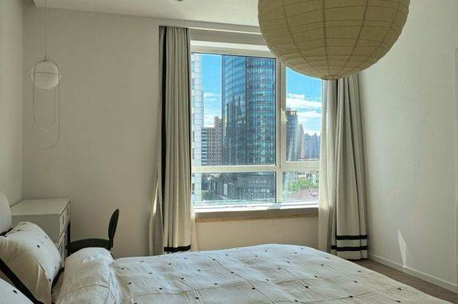 Spacious 3BR Apartment in Jing'an with Outstanding View (L2/L11)
