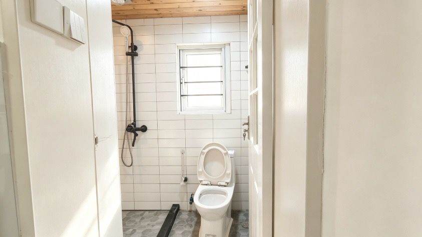 Housing image — Bathroom