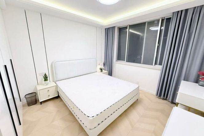 3BR Apartment in Jing'an (L2/L12/L13)