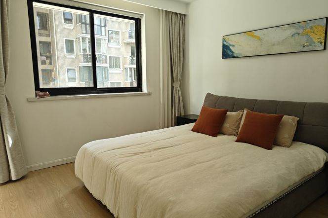 3BR Apartment in Jing'an with Green View (L2/L12/L13)