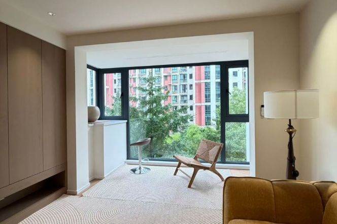 Spacious 1BR Apartment near Longde Rd Metro with Floor-to-Ceiling Windows (L11/L13)