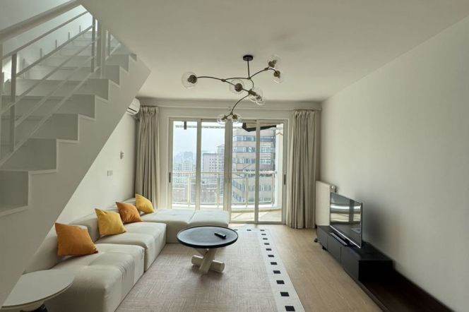 High-Floor 3BR Apartment in Xujiahui with Outstanding View