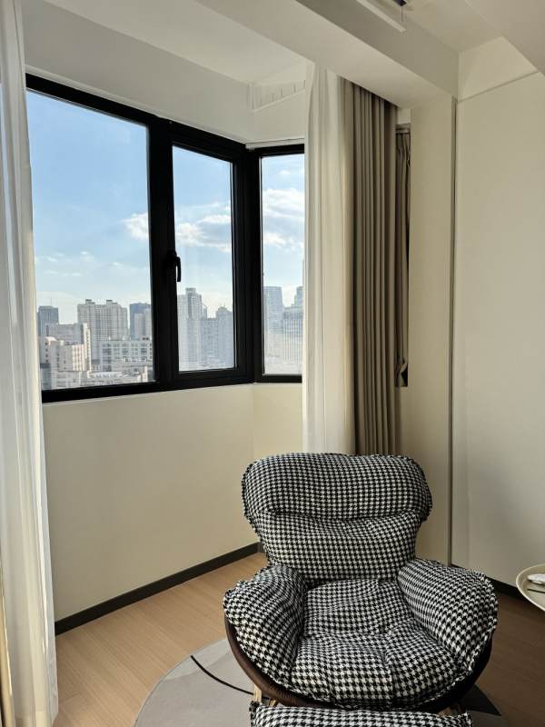 Housing image — Balcony