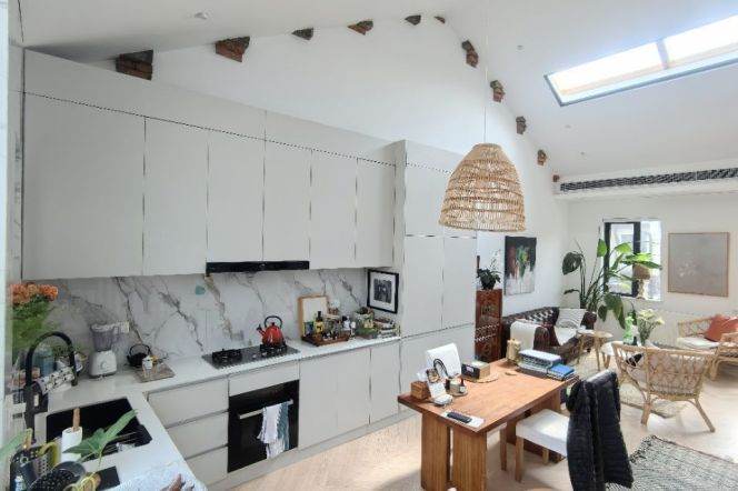 High-Ceiling 4BR Lane House in Old Xuhui with Green View (L1/L10/L12)