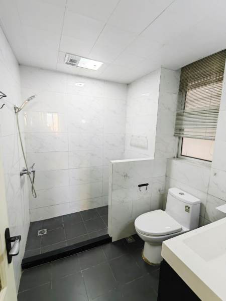 Housing image — Bathroom