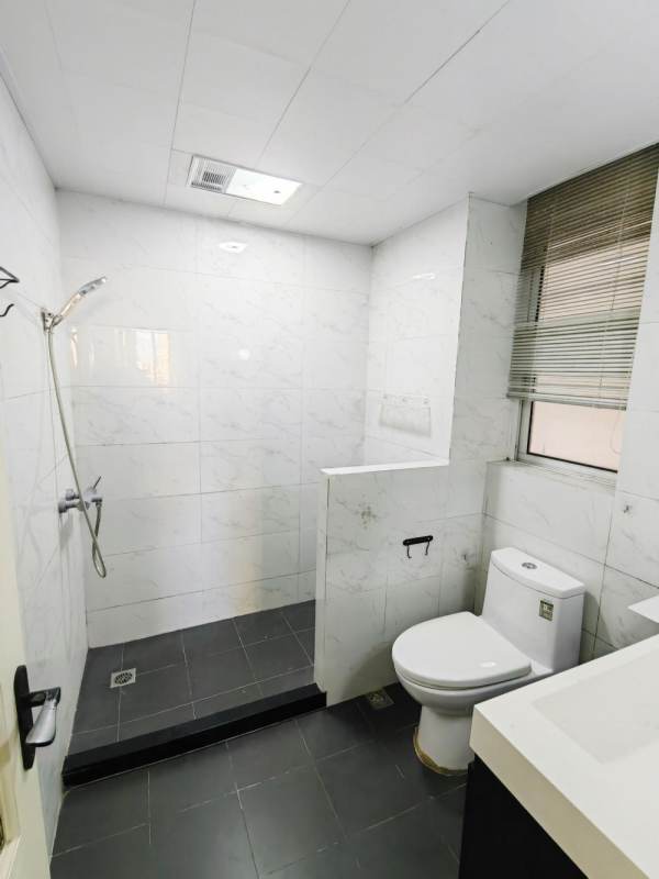 Housing image — Bathroom