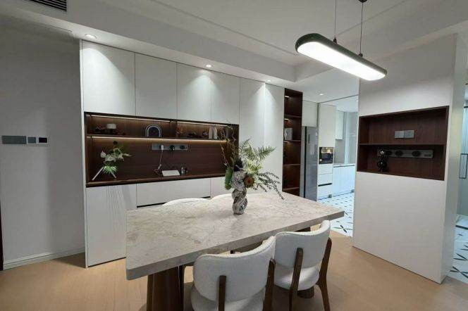 2BR Apartment in Gubei (L10/L15)
