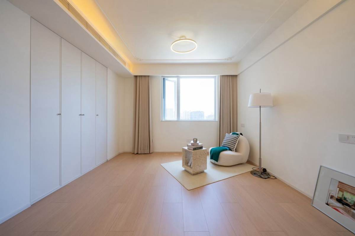 Housing image — Bedroom