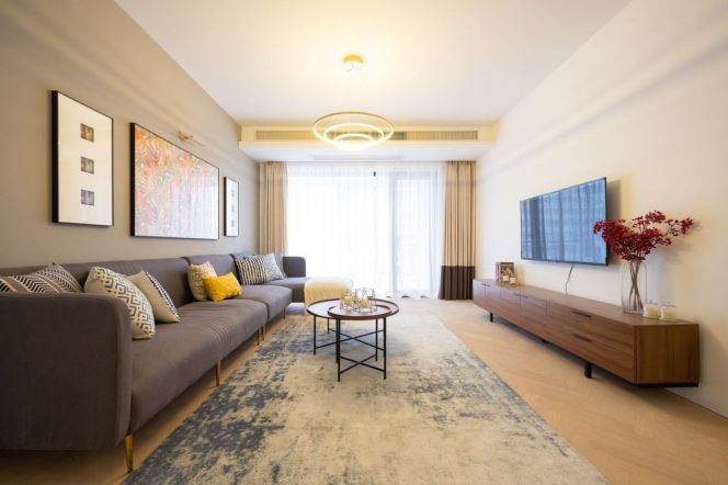 Spacious 3BR Apartment near Nanjing Xi Lu with Outstanding View (L2/L12/L13)