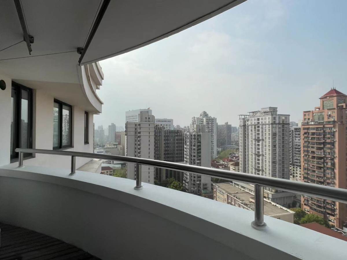 Housing image — Balcony