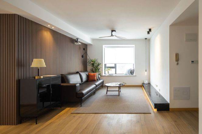 2BR Apartment at Top Of City (L13)