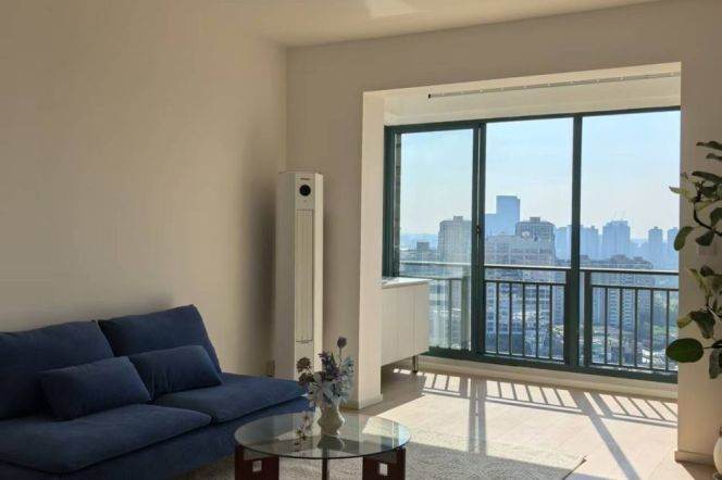High-Floor 2BR Apartment near Century Park