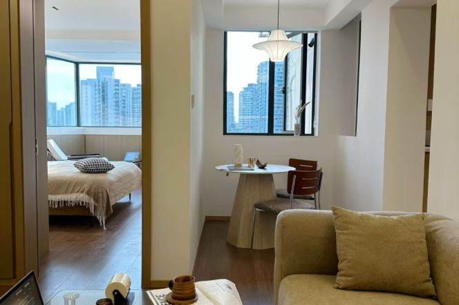 High-Floor 1BR Apartment near Changshou Rd Metro (L13)
