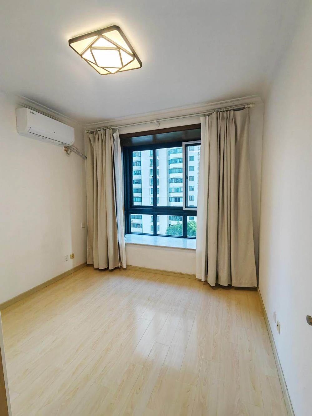 Housing image — Bedroom