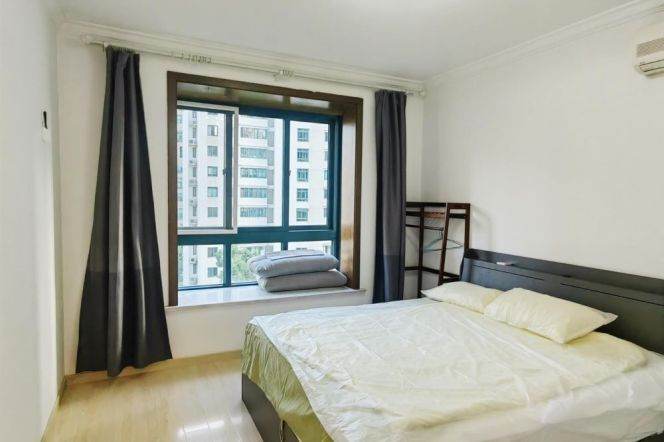 2BR Apartment in Xujiahui (L1/L9/L11)