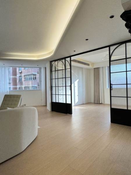 Housing image — Living Room