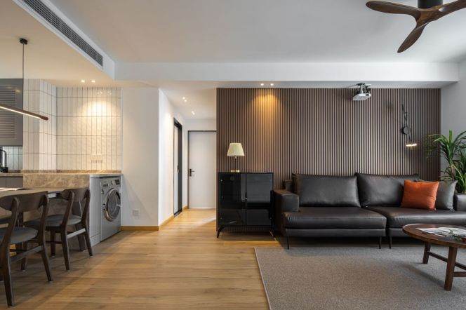 2BR Apartment at Top Of City (L13)