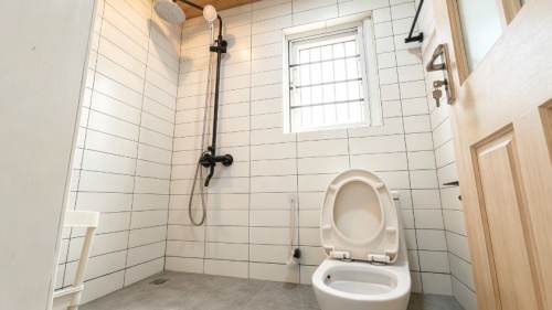 Housing image — Bathroom