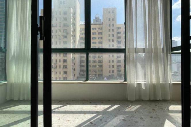 2BR Apartment in Jing'an with Floor-to-Ceiling Windows