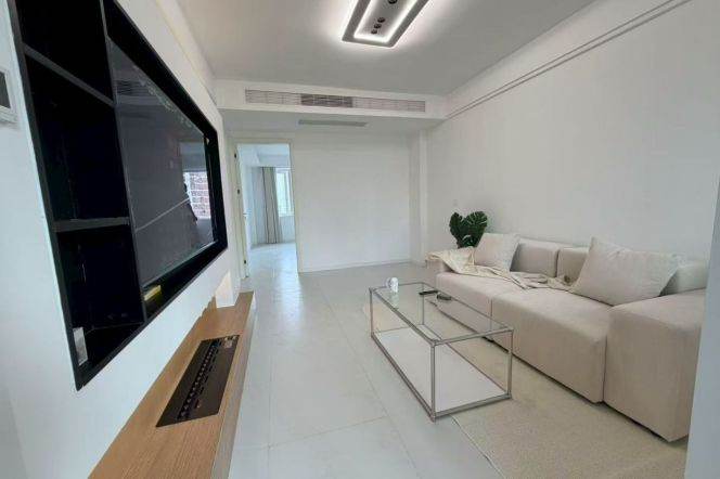 2BR Apartment in Jing'an with River View (L11/L13)