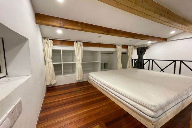 2BR Lane House (L9)