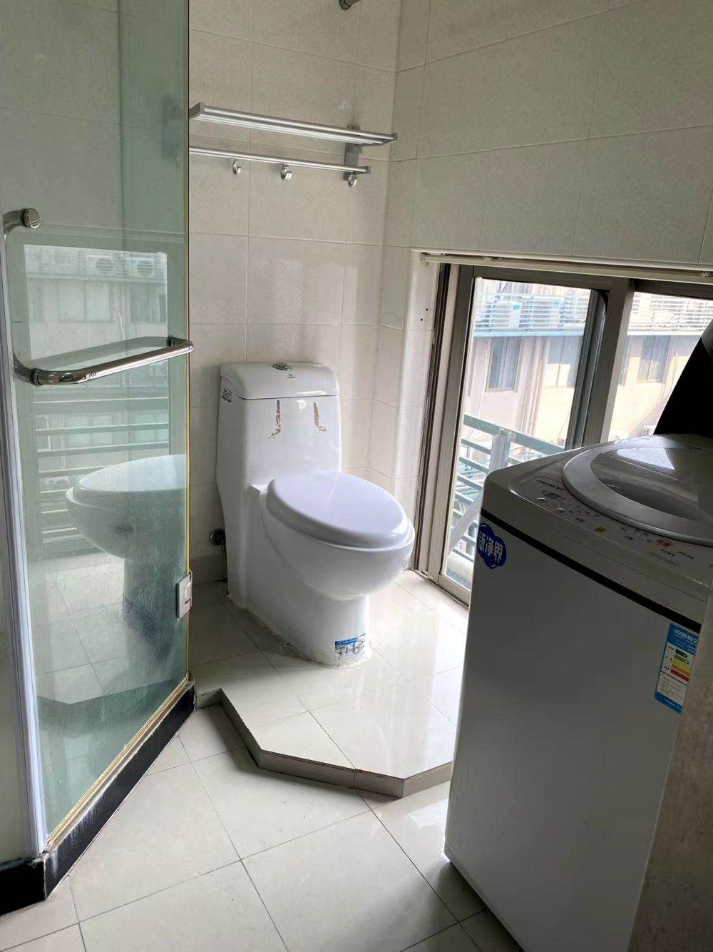 Housing image — Bathroom