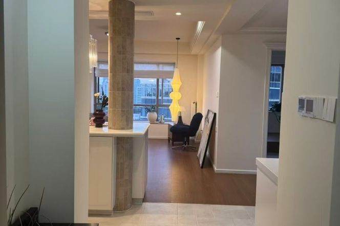 High-Floor 3BR Apartment in Xujiahui (L1/L9/L11)