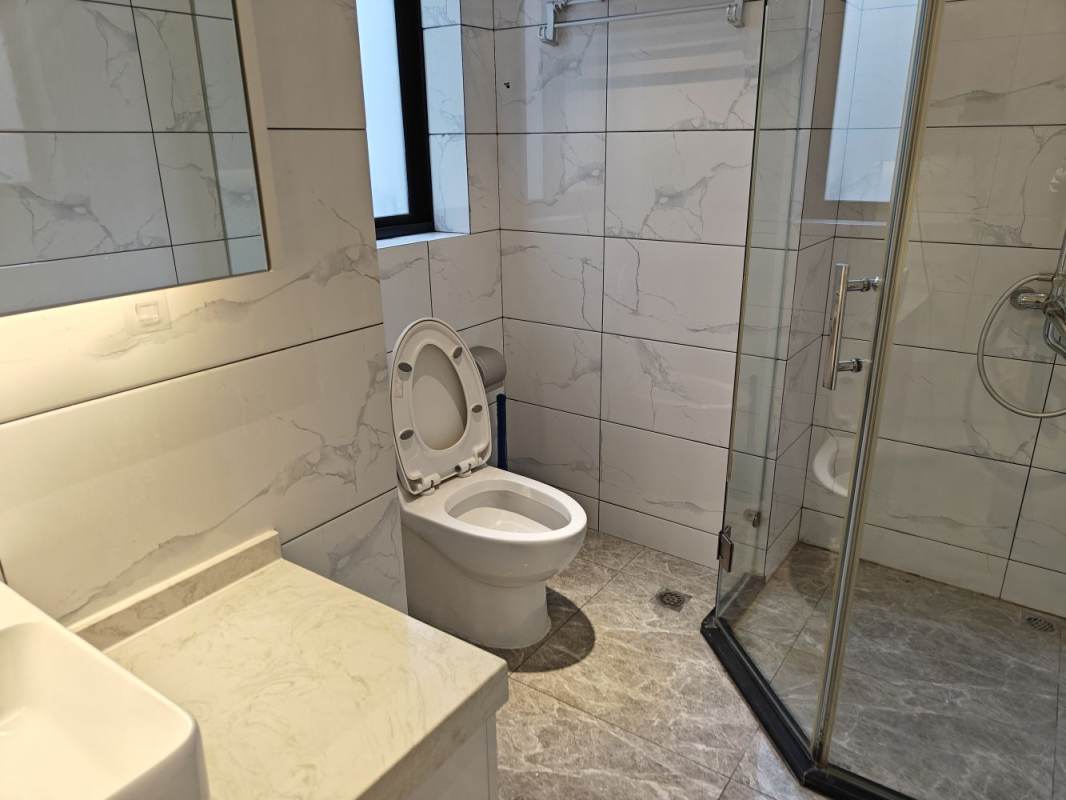 Housing image — Bathroom