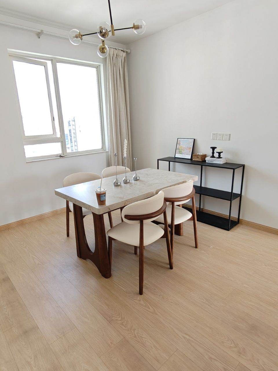 Housing image — Dining Area