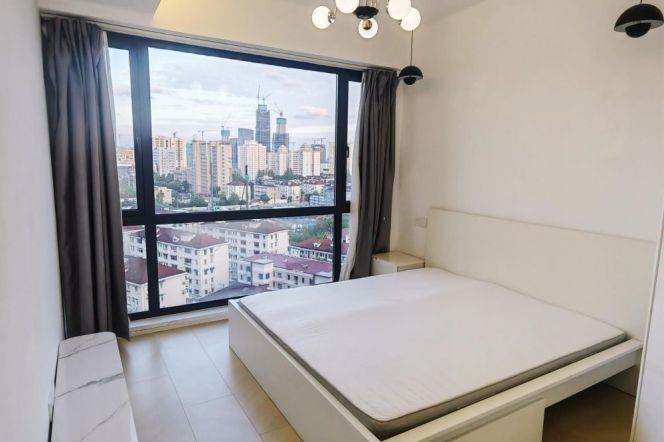 3BR Apartment near Shanghai Indoor Stadium Metro with Floor-to-Ceiling Windows (L4)