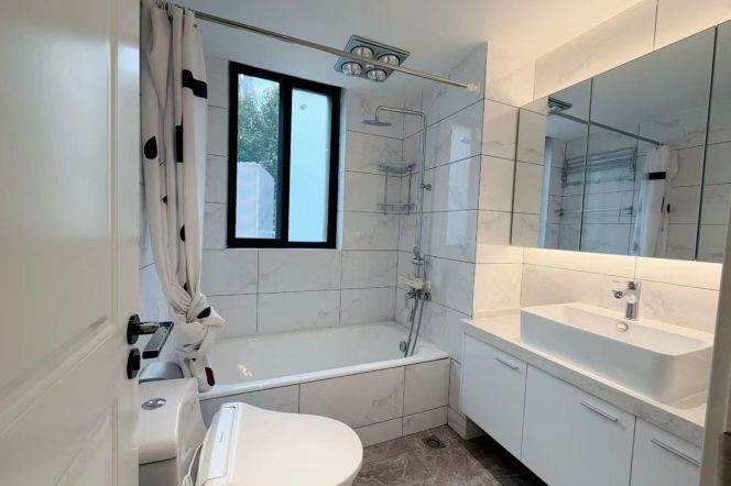3BR Apartment in Jing'an (L2/L12/L13)