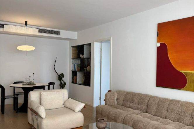 High-Floor 3BR Apartment in Xujiahui