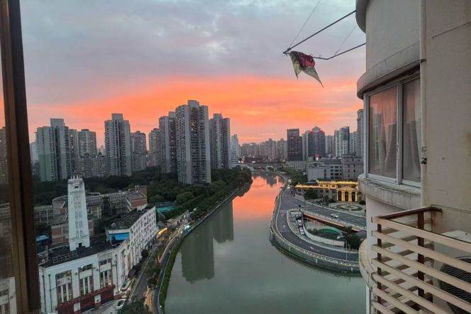 High-Floor 1BR Apartment near Changshou Rd Metro (L13)