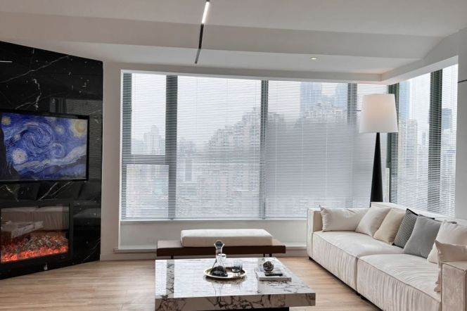 High-Floor Spacious High-Ceiling 3BR Apartment in Xujiahui with Floor-to-Ceiling Windows (L1/L9/L11)