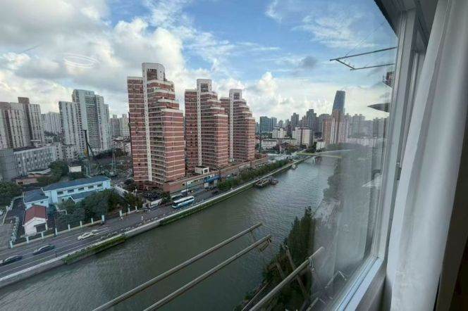 2BR Apartment in Jing'an with River View (L11/L13)