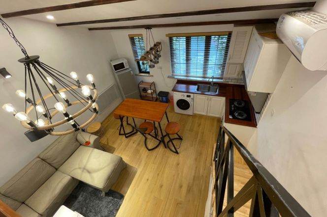 2BR Lane House (L9)