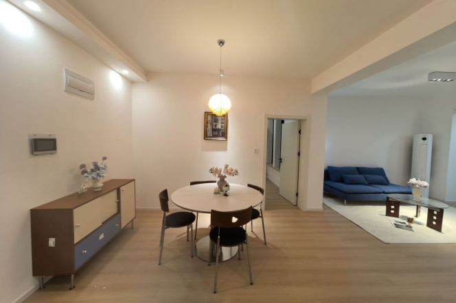 High-Floor 2BR Apartment near Century Park