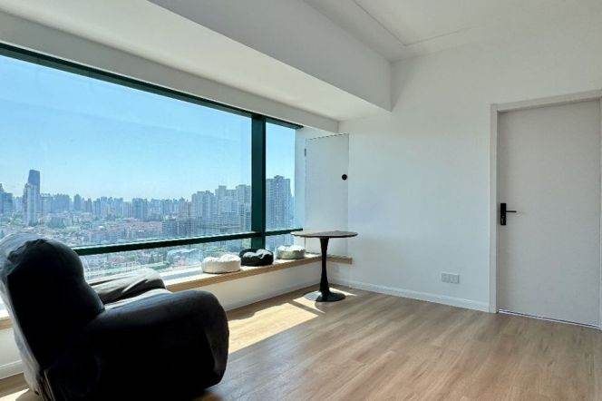 Spacious 1BR Apartment in Jing'an with Outstanding View (L2/L7/L14)