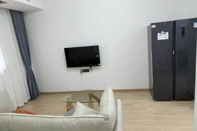 1BR Apartment near Hongqiao Rd Metro (L3/L4/L10)