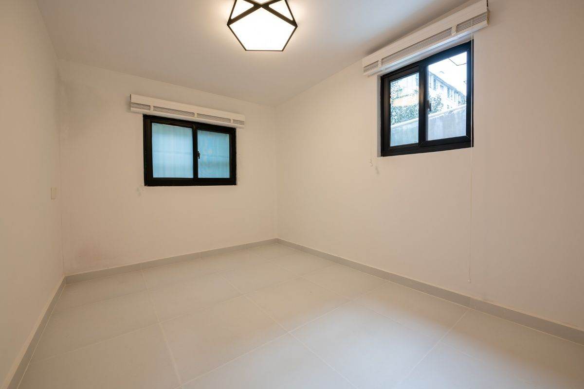Housing image — Bedroom