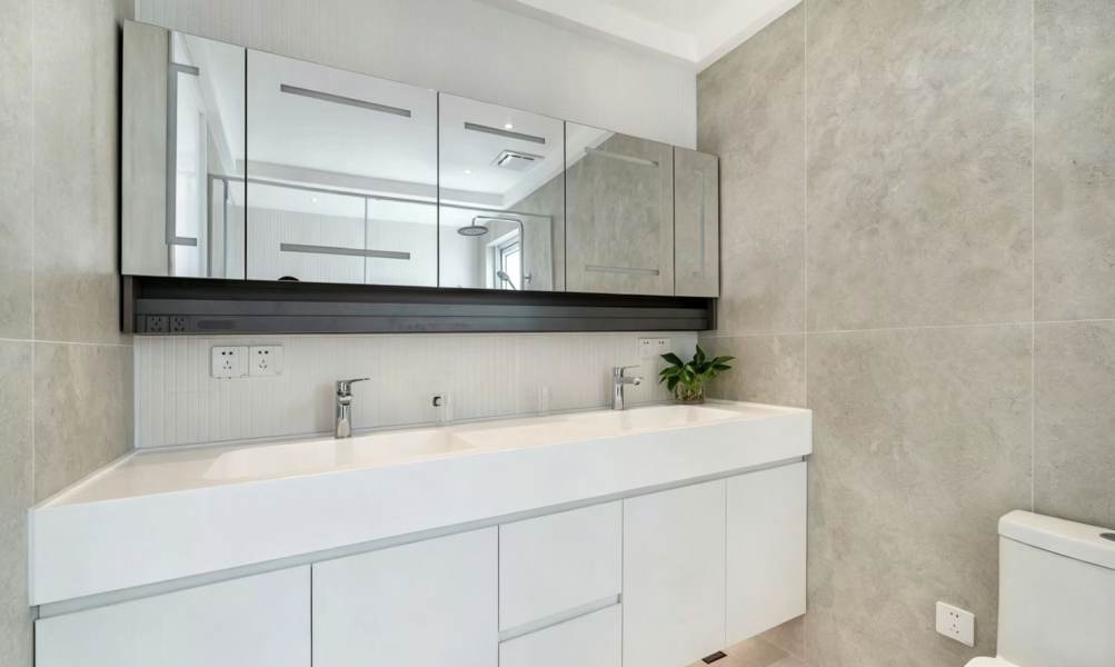 Housing image — Bathroom